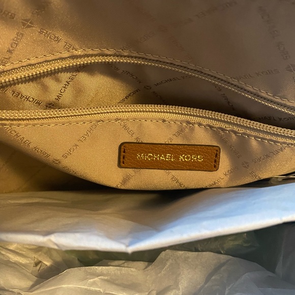 Michael Kors Purses - Picture 5 of 11